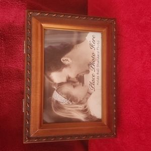 Cottage Garden 4X6 Music Box mb450 Dimensional Rope Trim Design.